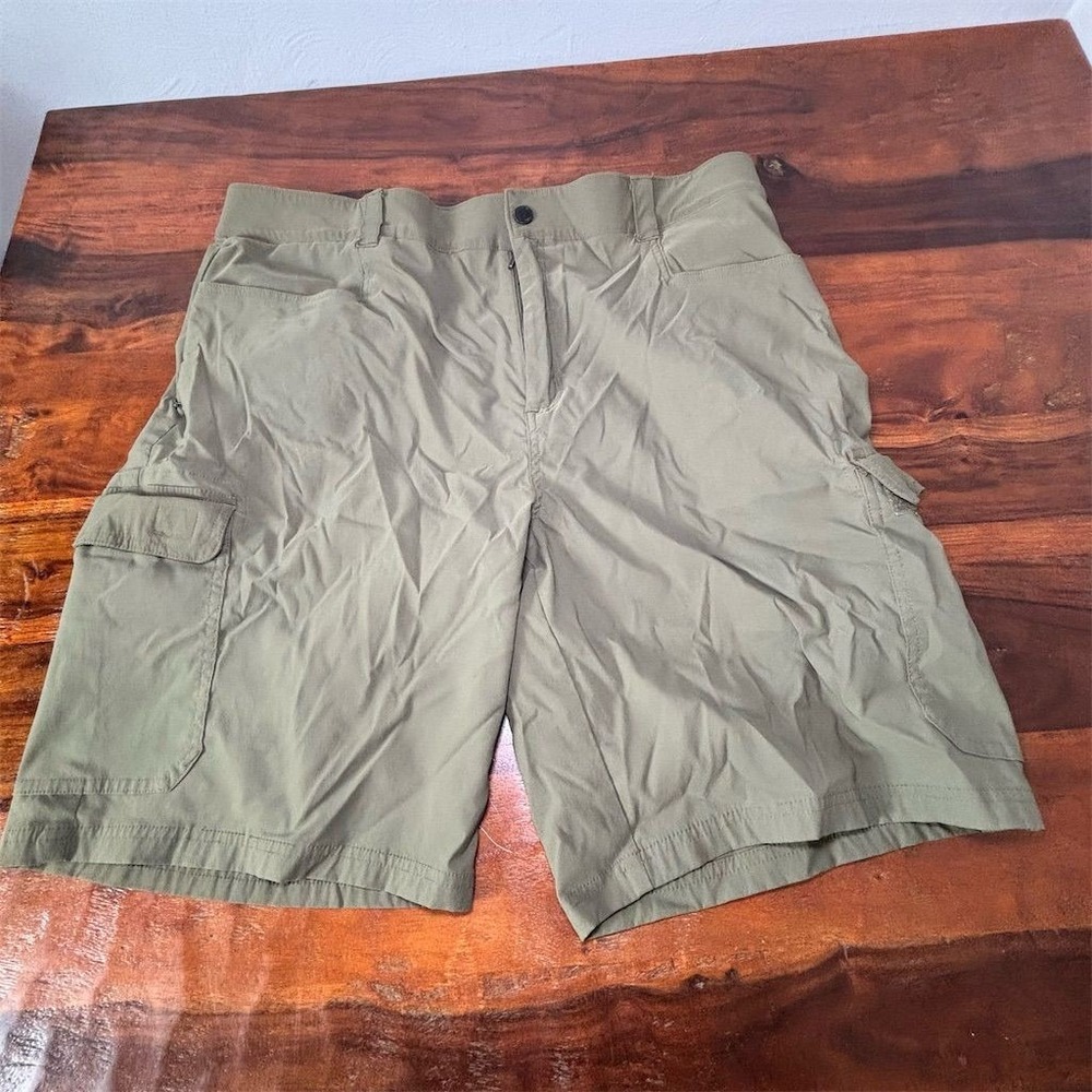 Orvis Men's Tech Cargo Shorts Green Size 36 Casual Summer Stretchable